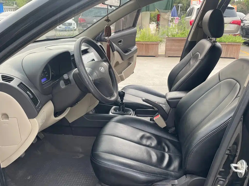 HYUNDAI CELESTA 2014