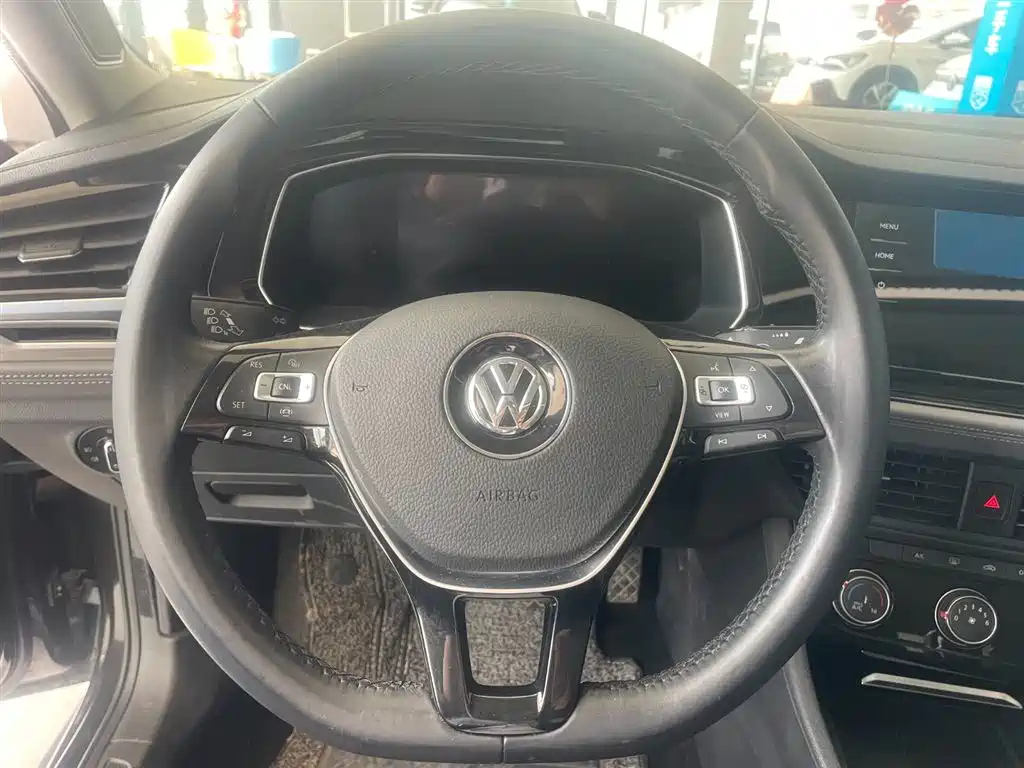VOLKSWAGEN SAGITAR 2021