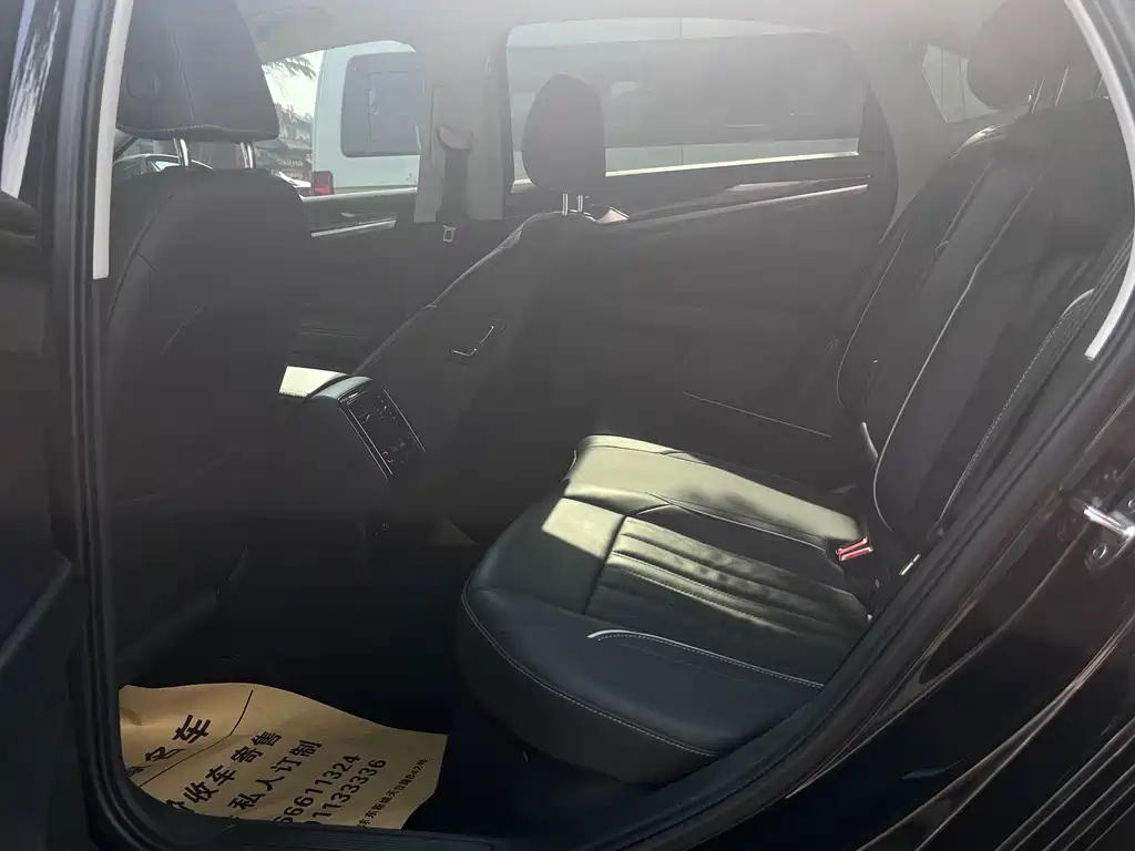 VOLKSWAGEN PASSAT 2023