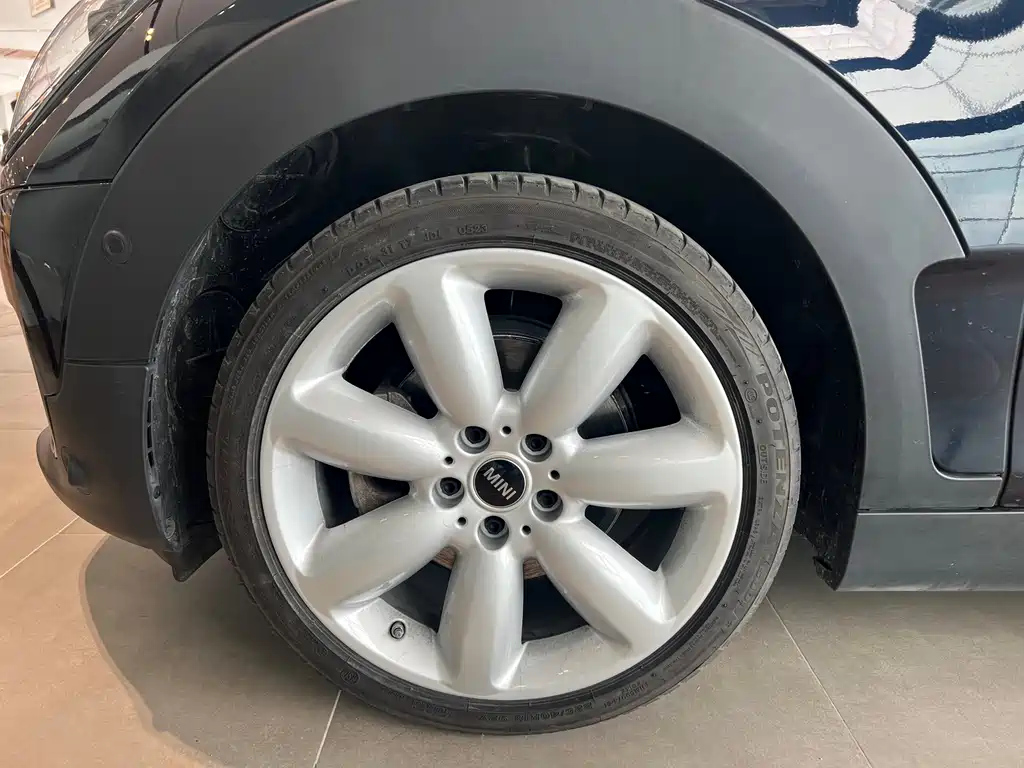 MINI CLUBMAN 2021
