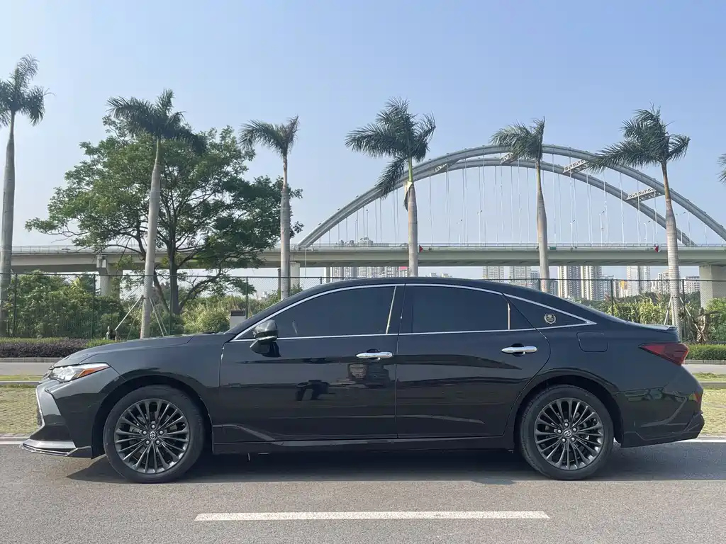 TOYOTA AVALON 2022