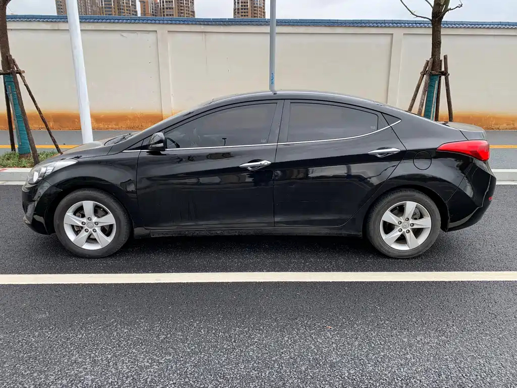 HYUNDAI ELANTRA 2013
