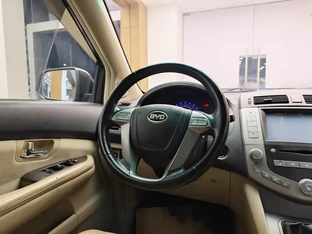 BYD S6 2013