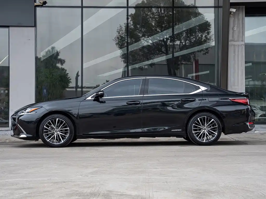 LEXUS ES 2021