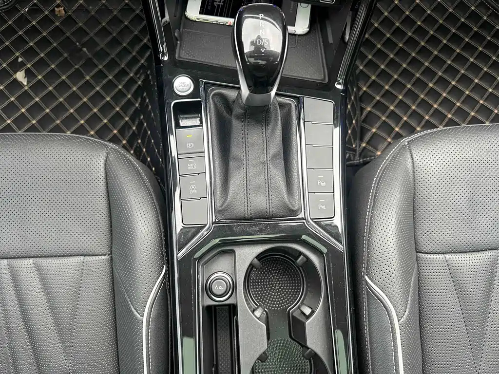 VOLKSWAGEN PASSAT 2022
