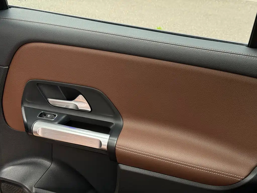 MERCEDES BENZ GLB 2020