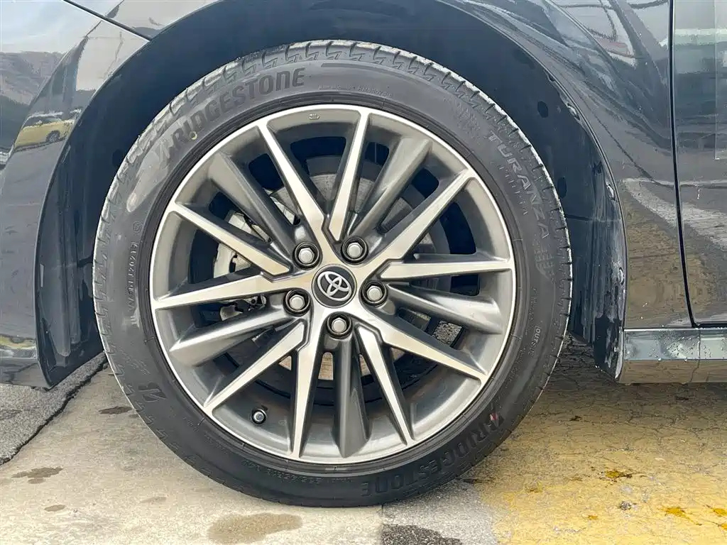TOYOTA CAMRY 2021
