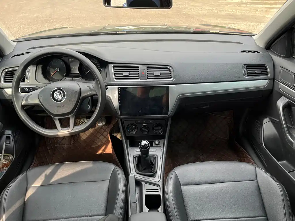 VOLKSWAGEN LAVIDA 2016