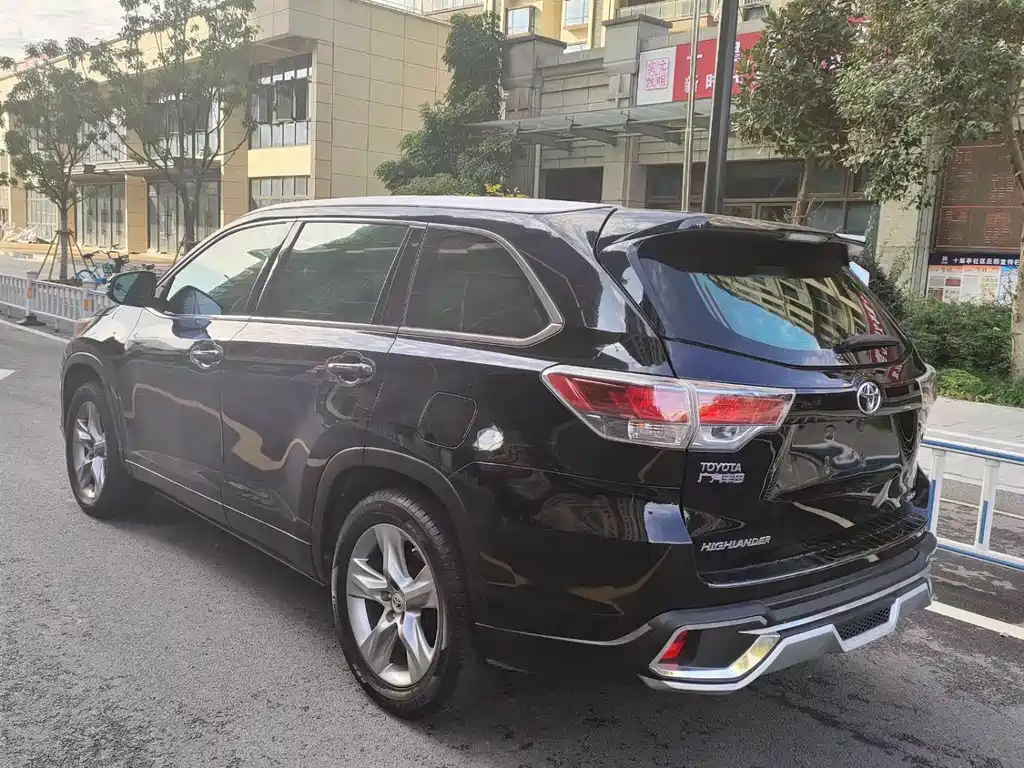 TOYOTA HIGHLANDER 2017