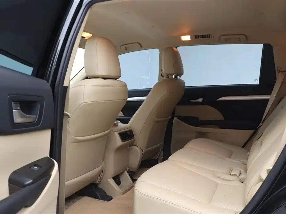 TOYOTA HIGHLANDER 2021