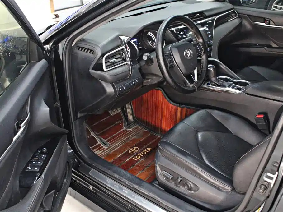 TOYOTA CAMRY 2018
