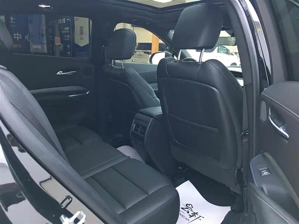CADILLAC XT4 2023