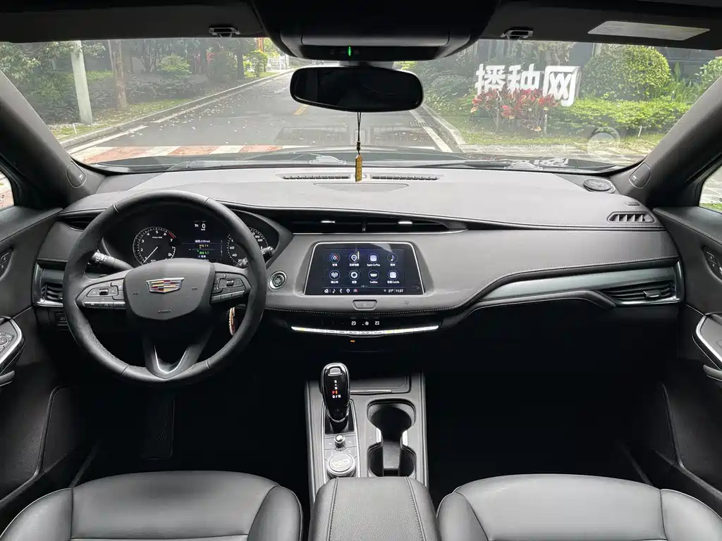 CADILLAC XT4 2021