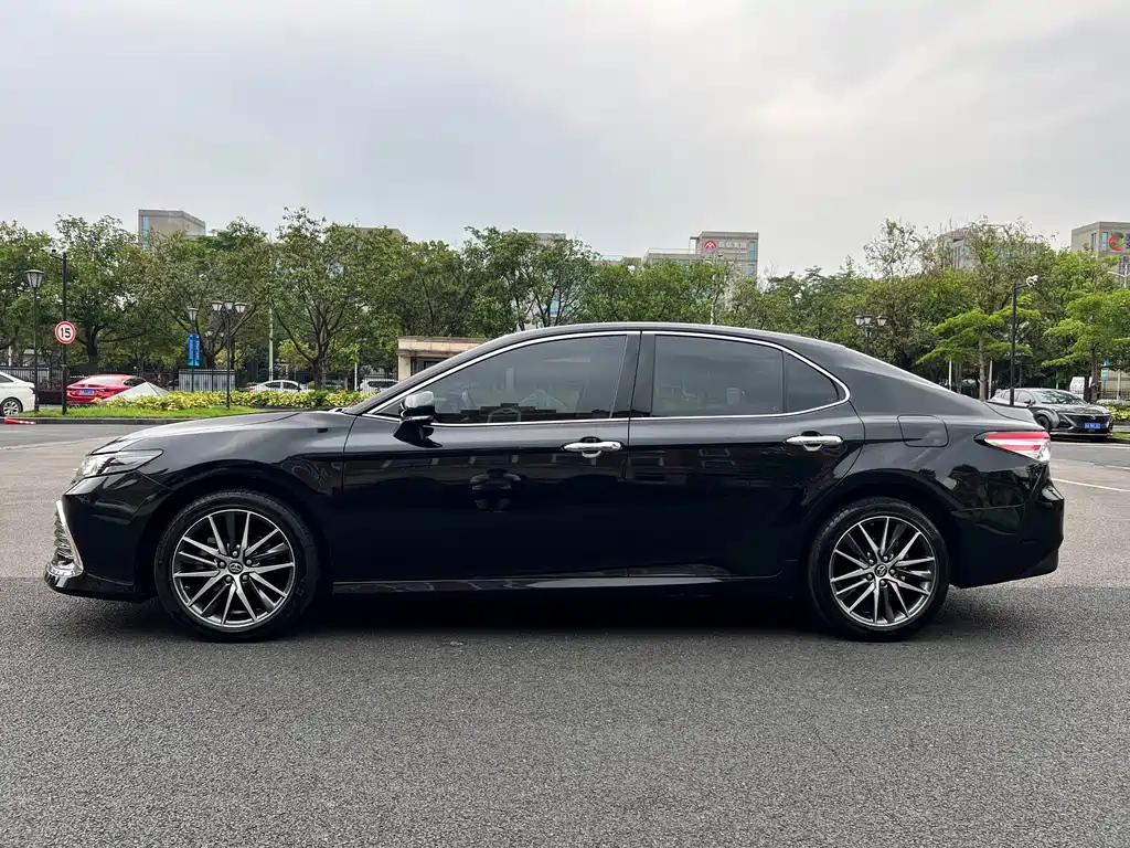 TOYOTA CAMRY 2022