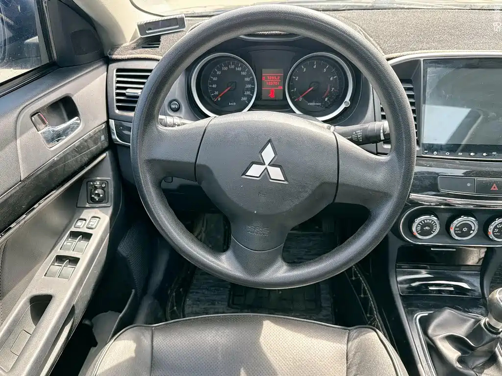 MITSUBISHI LANCER EX 2014
