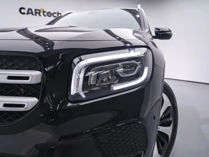 MERCEDES BENZ GLB 2023