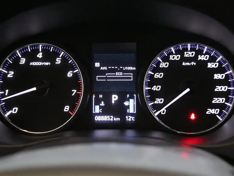 MITSUBISHI OUTLANDER 2019