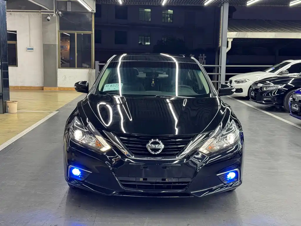 NISSAN TEANA 2019