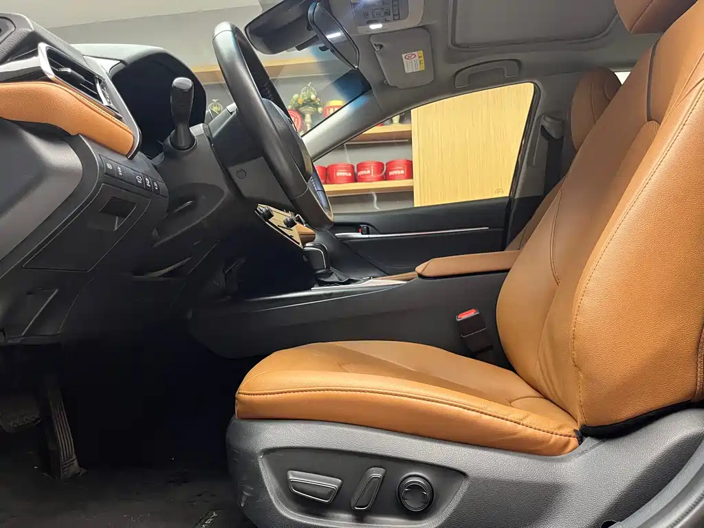 TOYOTA CAMRY 2021