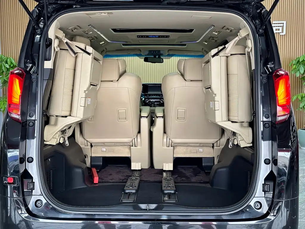 TOYOTA ALPHARD 2018