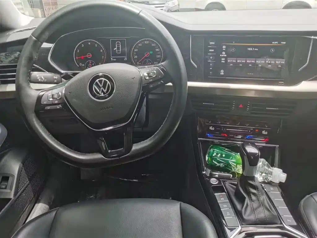 VOLKSWAGEN PASSAT 2021