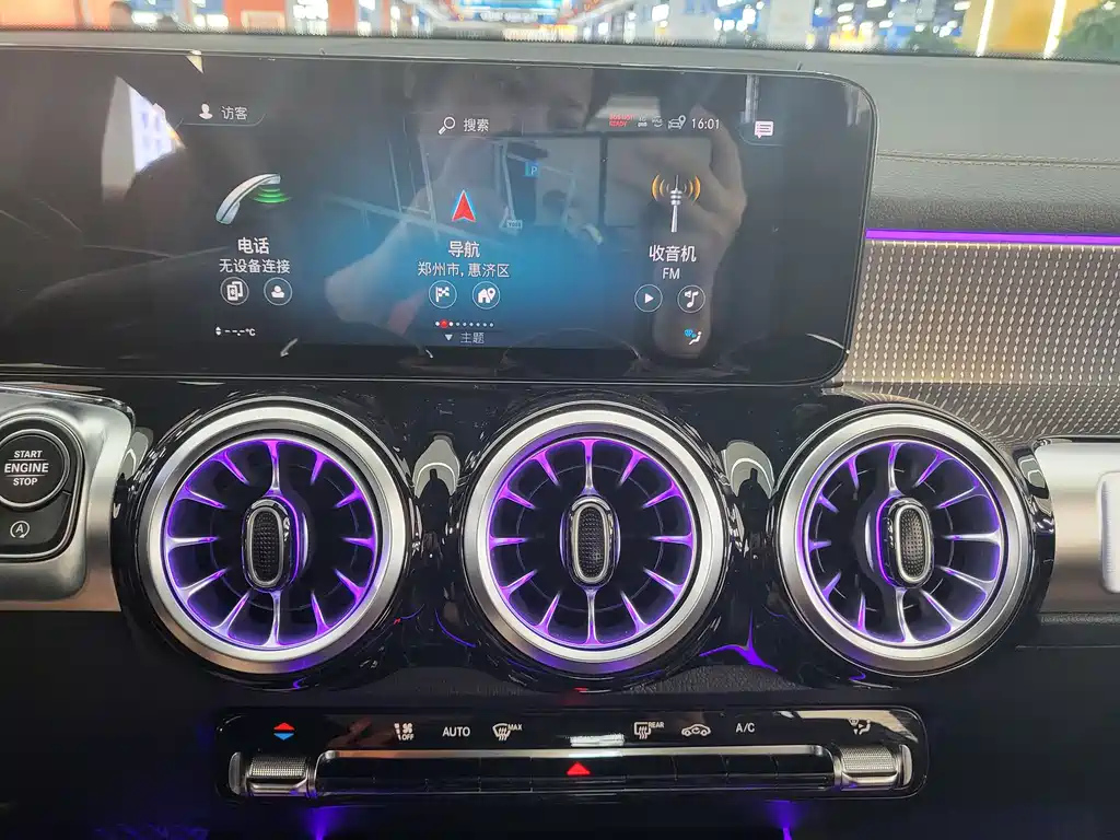 MERCEDES BENZ GLB 2022