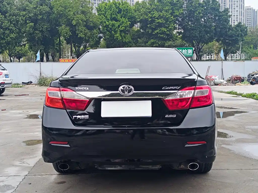 TOYOTA CAMRY 2013