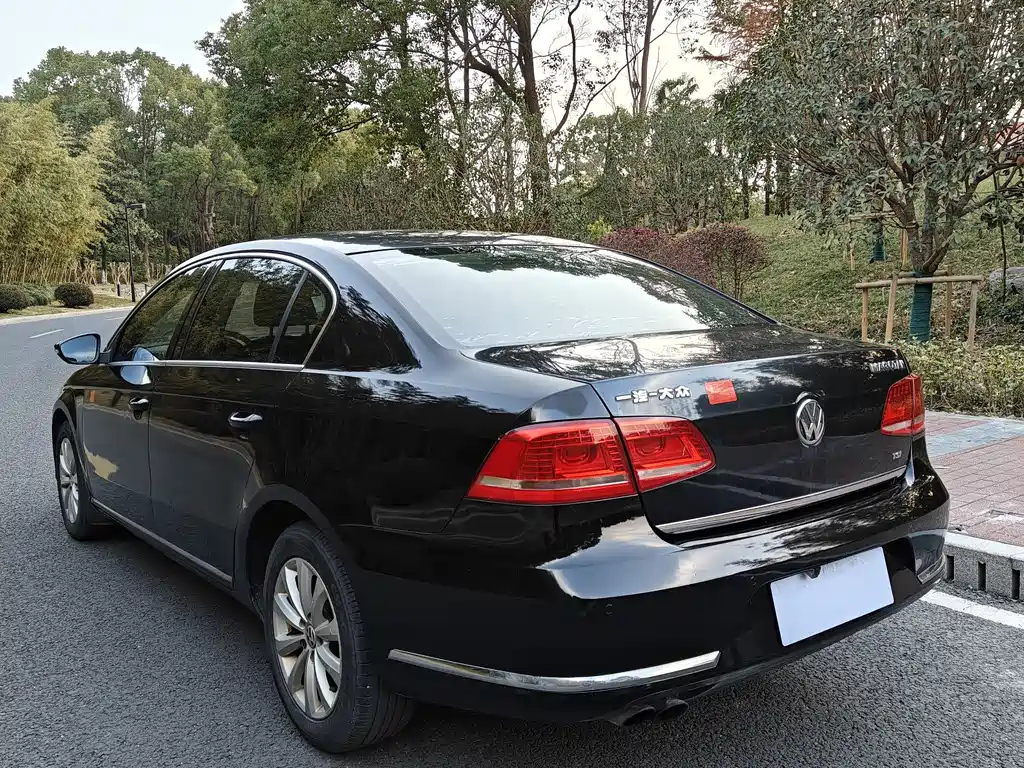 VOLKSWAGEN MAGOTAN 2012