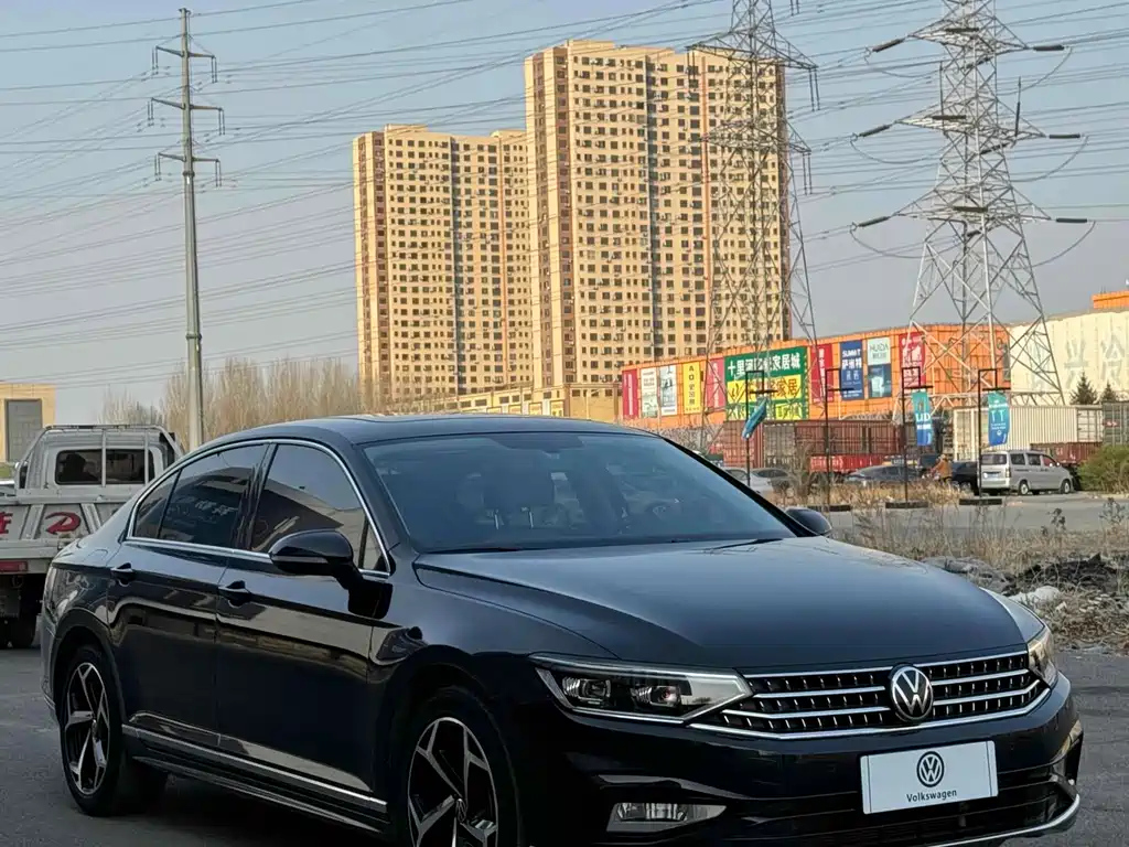 VOLKSWAGEN MAGOTAN 2023