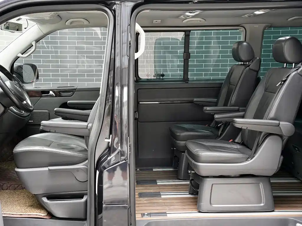 VOLKSWAGEN MULTIVAN 2016
