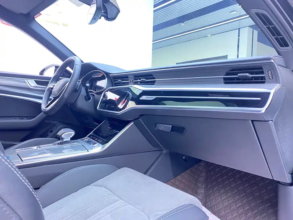 AUDI A6L 2023