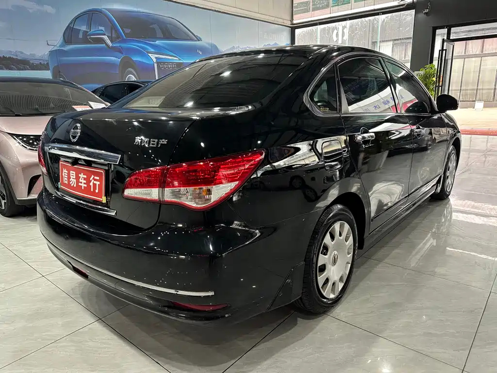 NISSAN SYLPHY 2017
