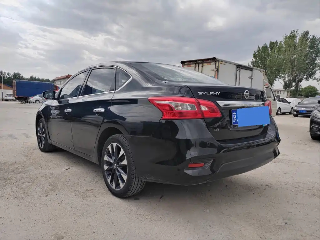 NISSAN SYLPHY 2018
