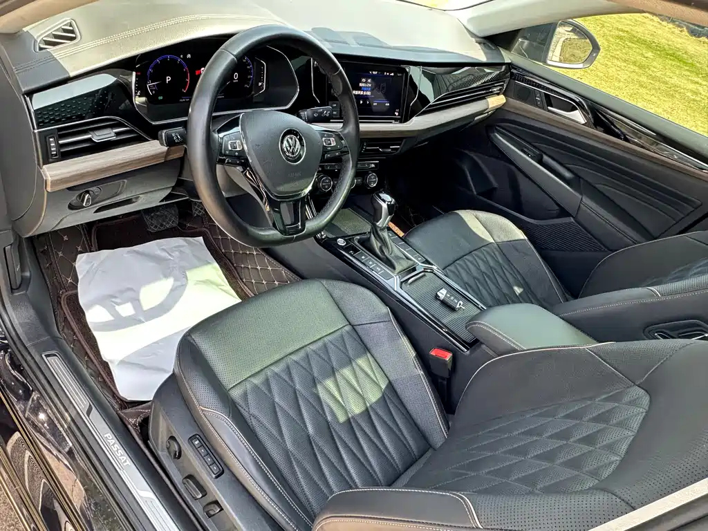 VOLKSWAGEN PASSAT 2020