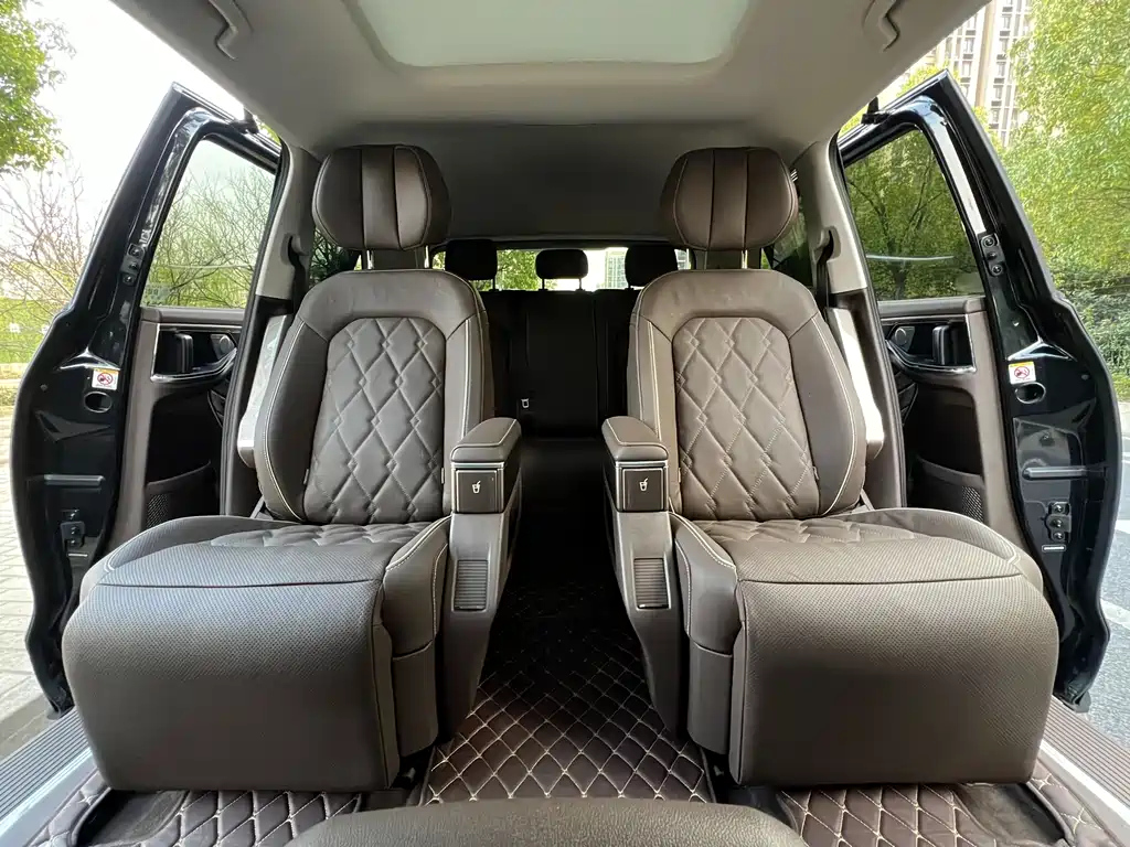 VOLKSWAGEN VILORAN 2023
