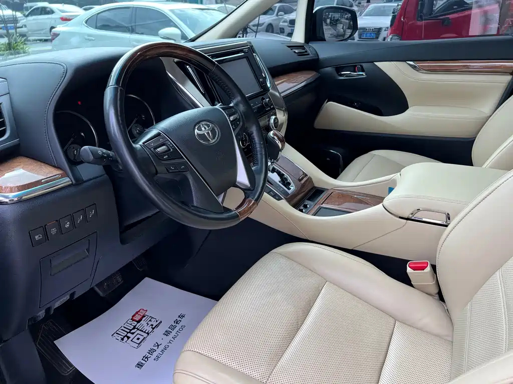 TOYOTA ALPHARD 2018