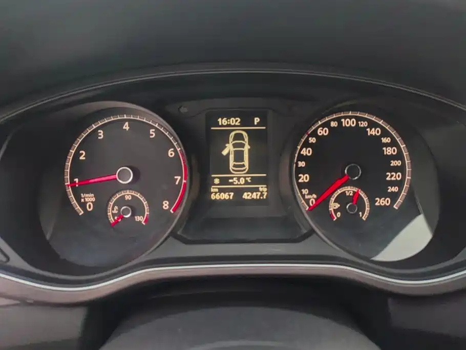 VOLKSWAGEN PASSAT 2017