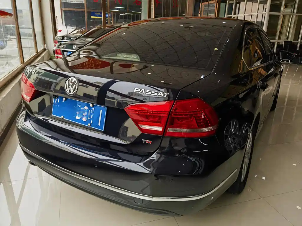 VOLKSWAGEN PASSAT 2014