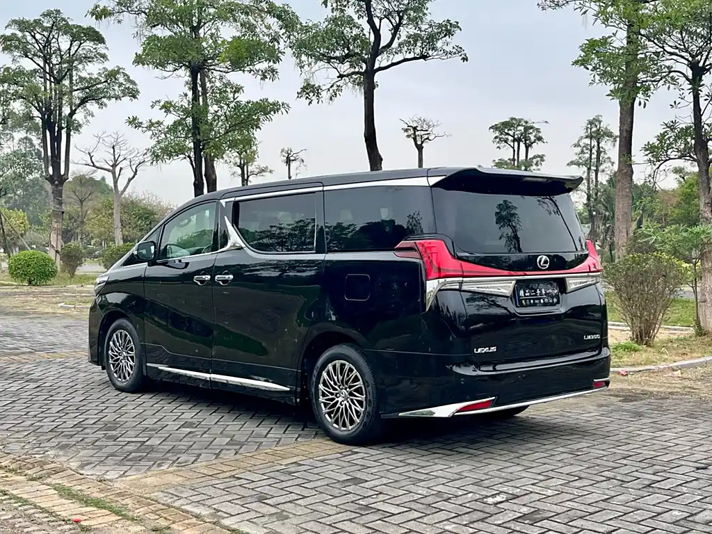 TOYOTA ALPHARD 2018