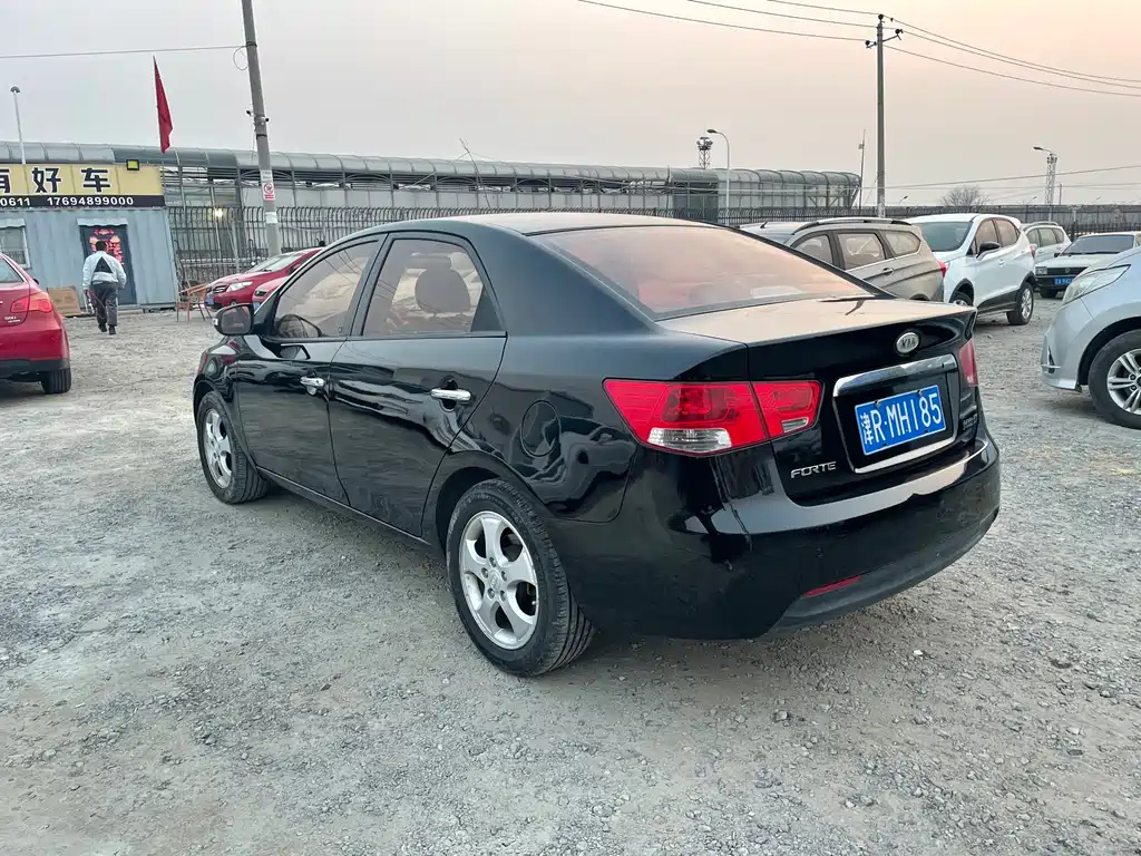 KIA FORTE 2010
