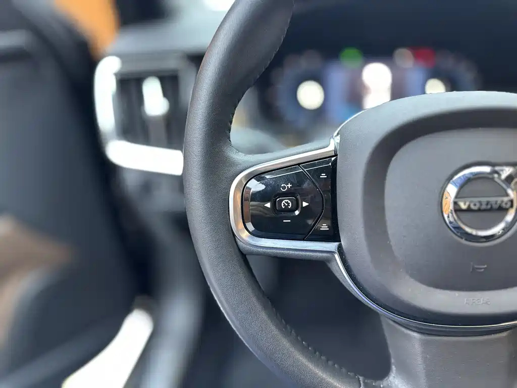 VOLVO S90 2022