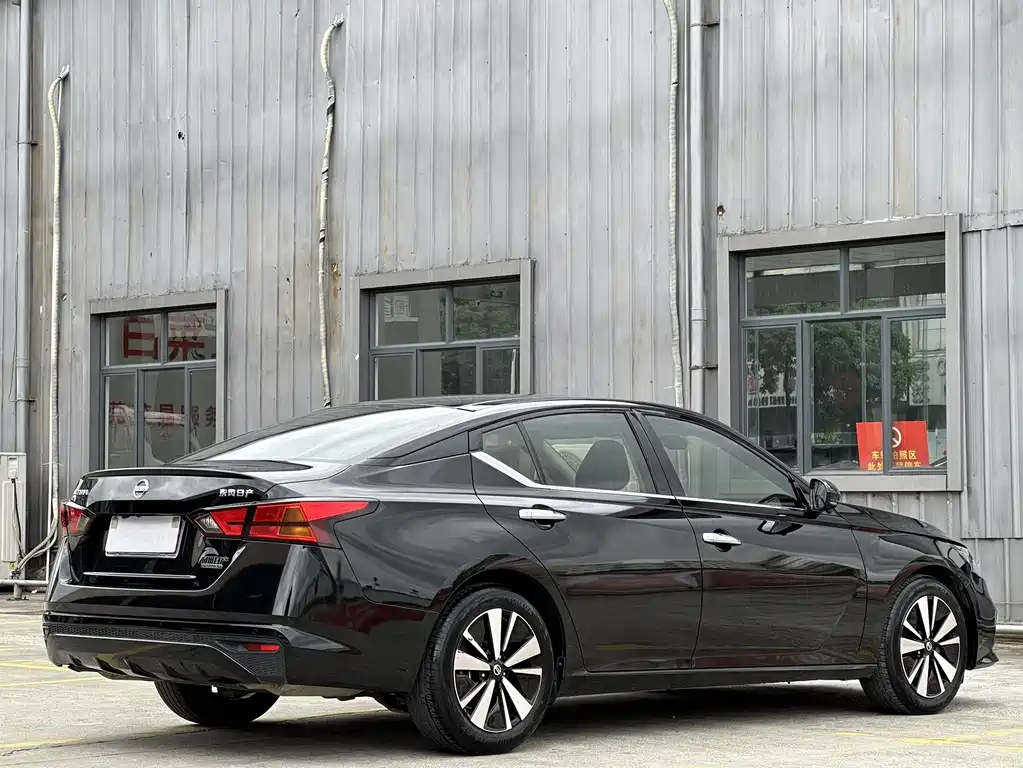 NISSAN TEANA 2021