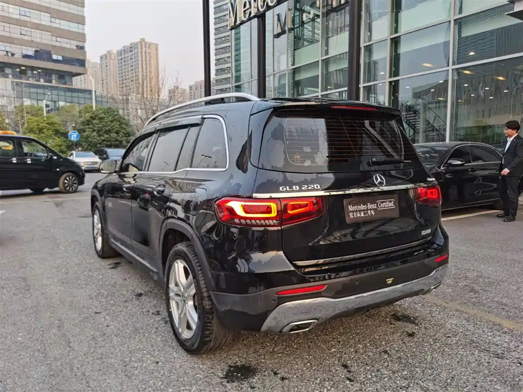 MERCEDES BENZ GLB 2022