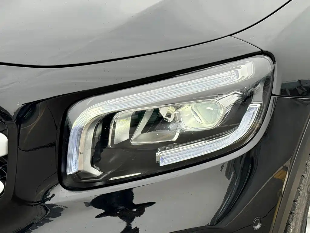 MERCEDES BENZ GLB 2022