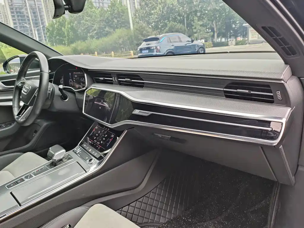 AUDI A6L 2019