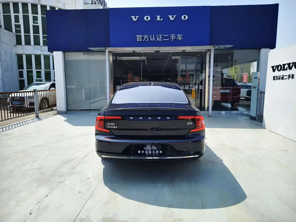 VOLVO S90 2022