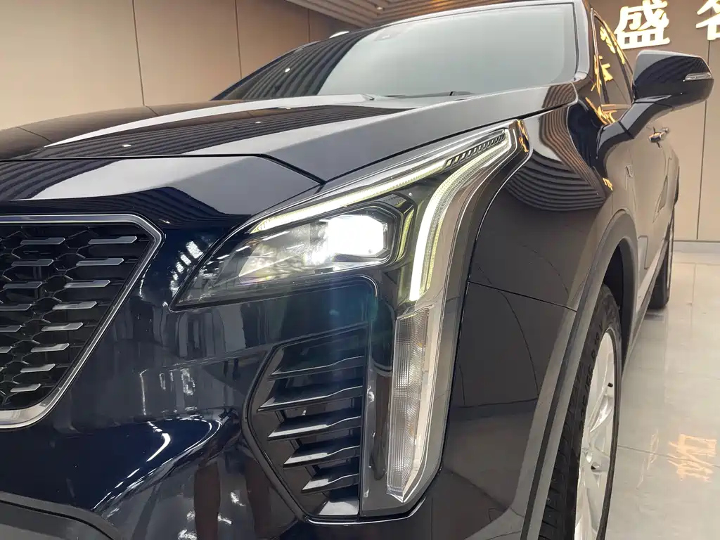 CADILLAC XT4 2021