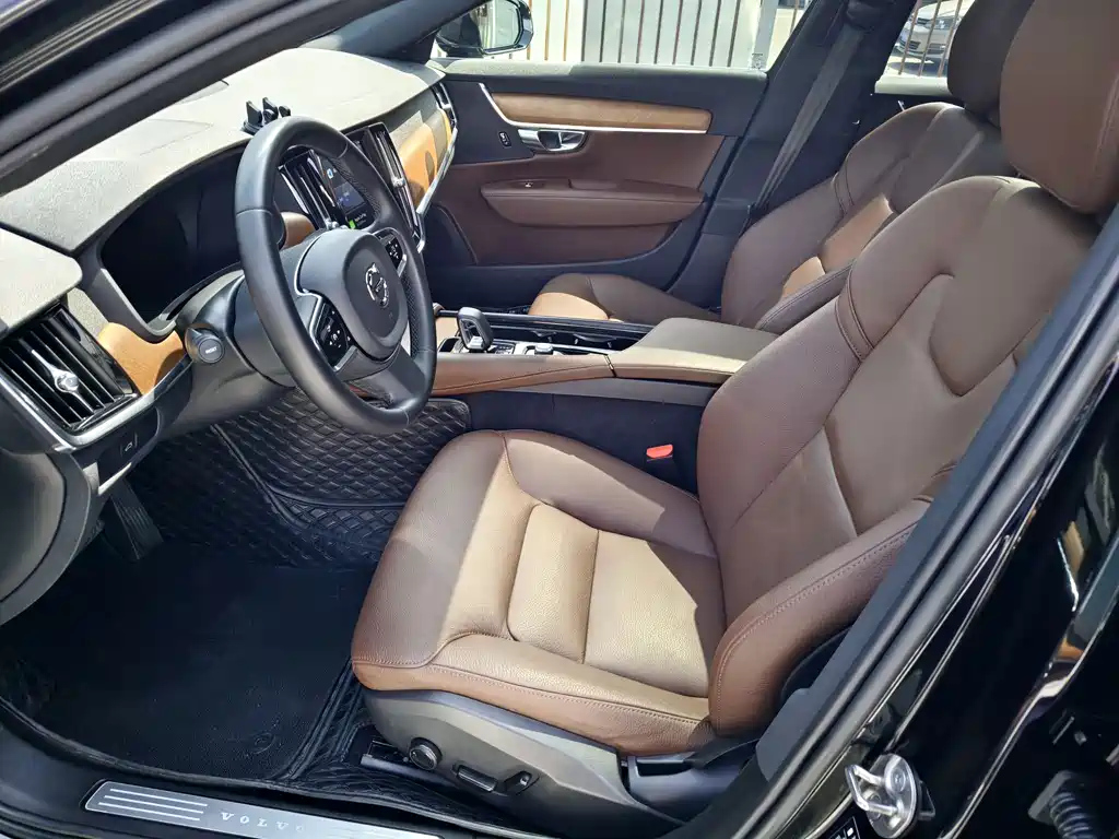 VOLVO S90 2022