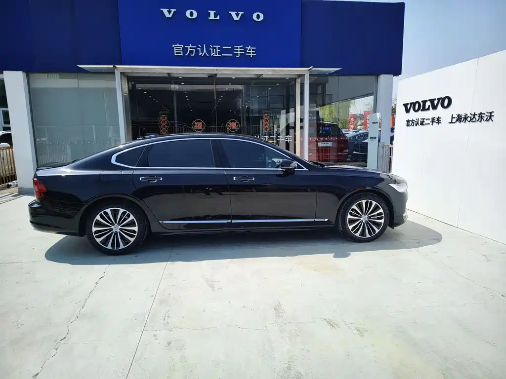 VOLVO S90 2022