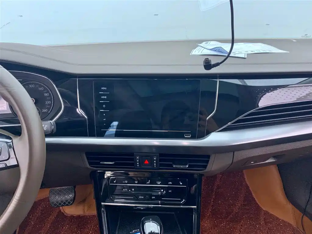 VOLKSWAGEN PASSAT 2021